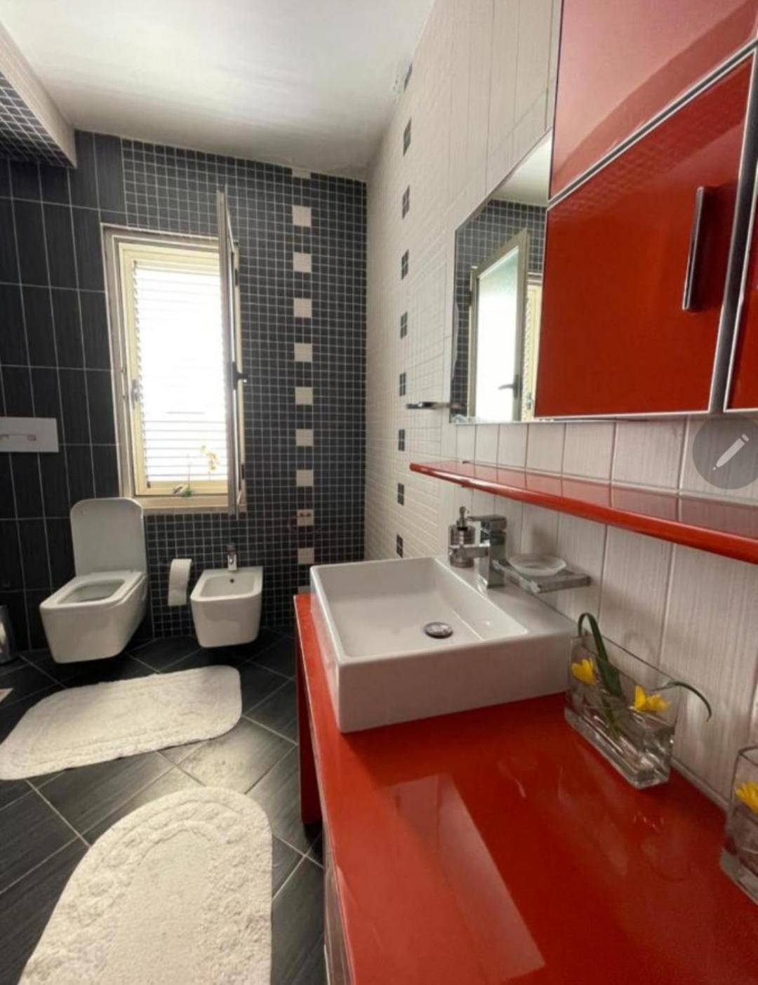 Albjona Guesthouse Tirana Esterno foto