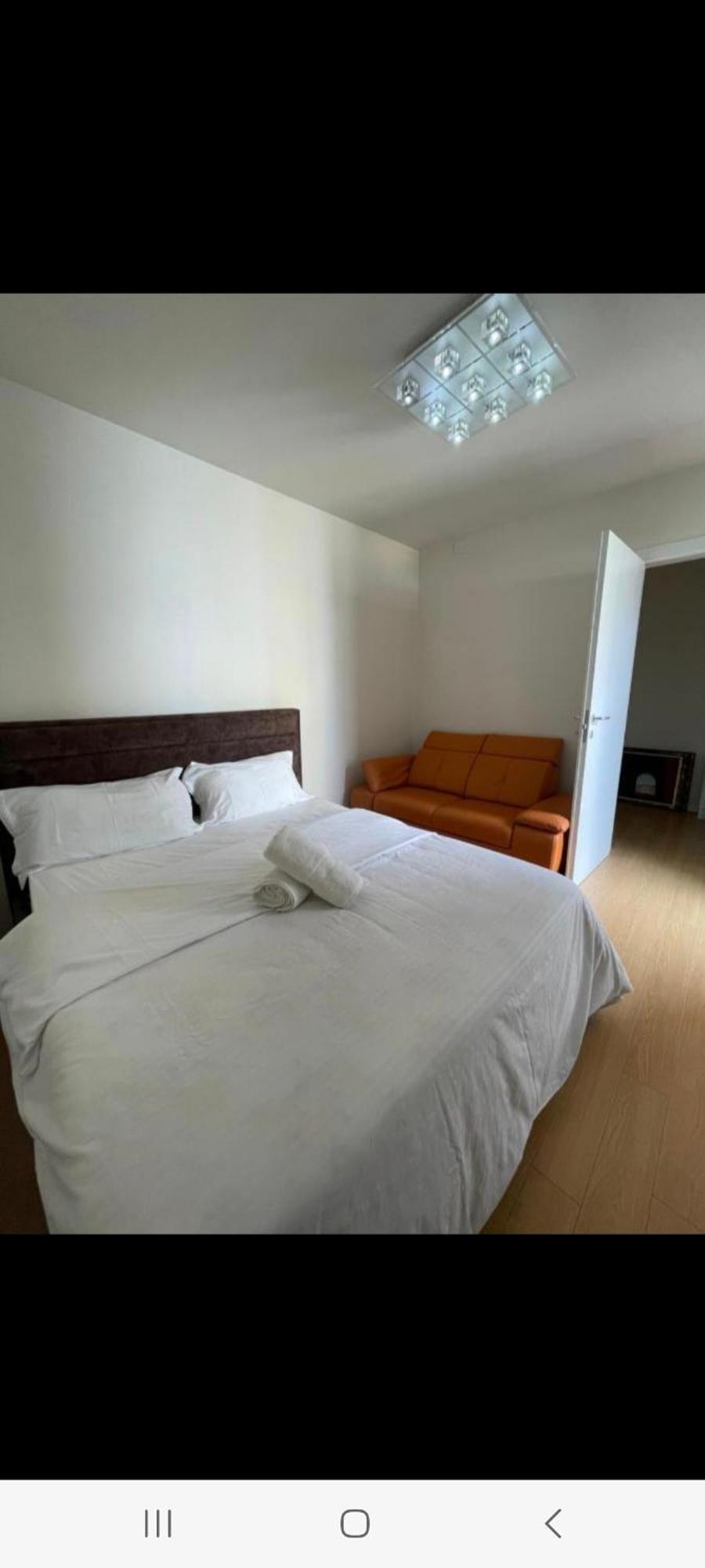 Albjona Guesthouse Tirana Esterno foto