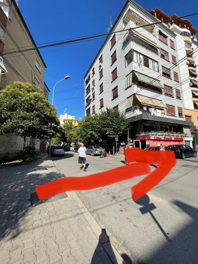 Albjona Guesthouse Tirana Esterno foto