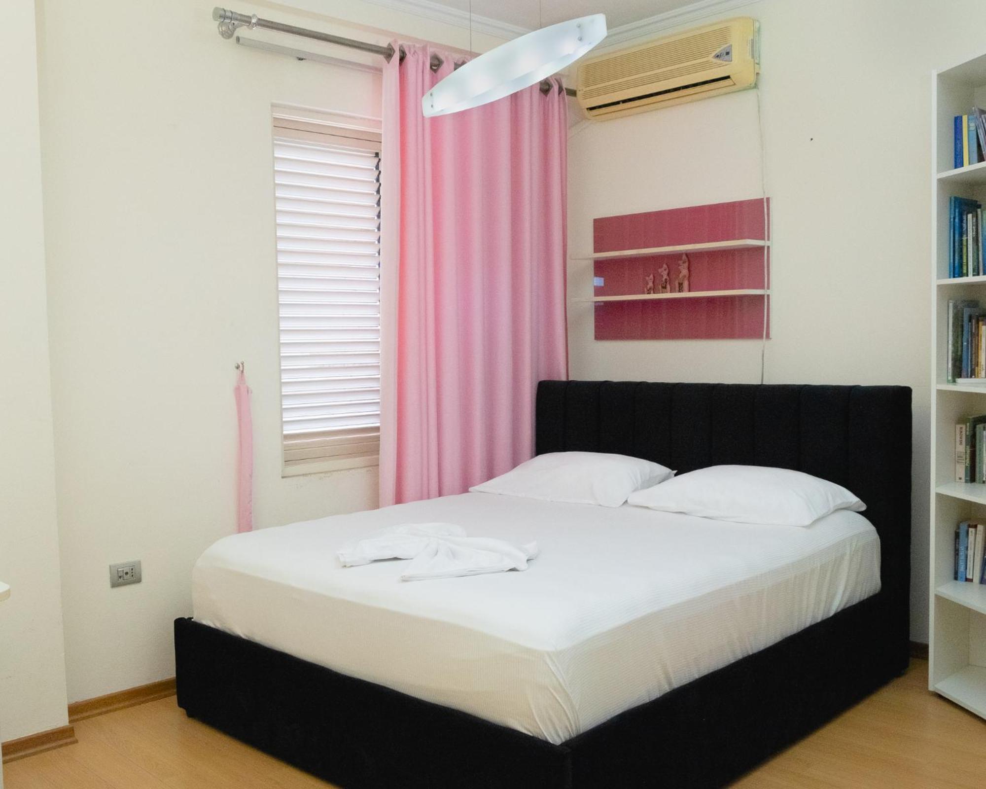 Albjona Guesthouse Tirana Esterno foto