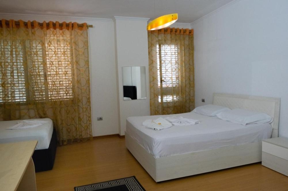 Albjona Guesthouse Tirana Esterno foto