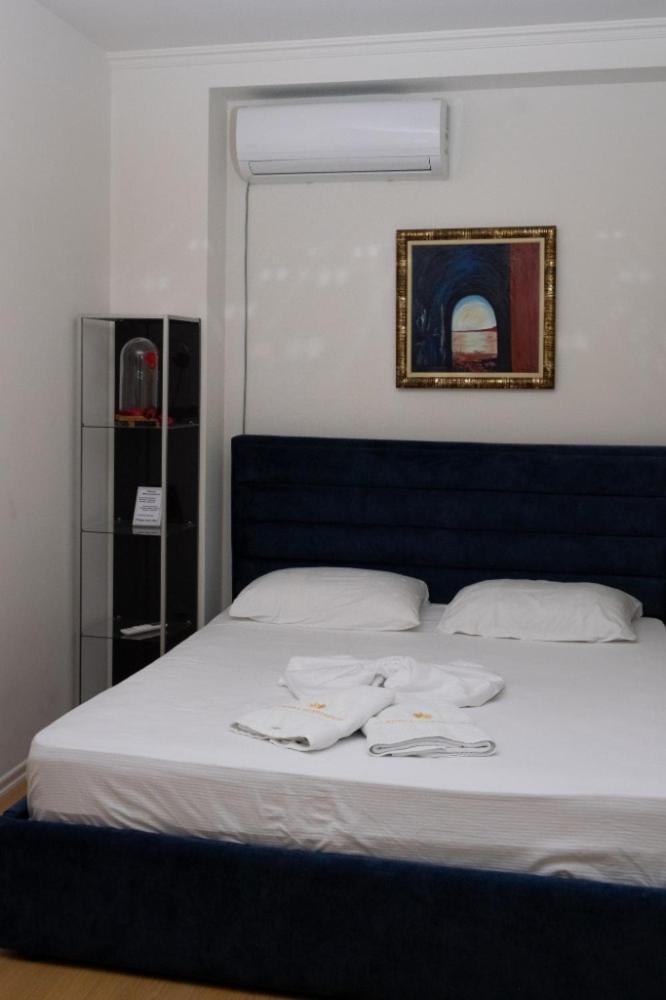 Albjona Guesthouse Tirana Esterno foto